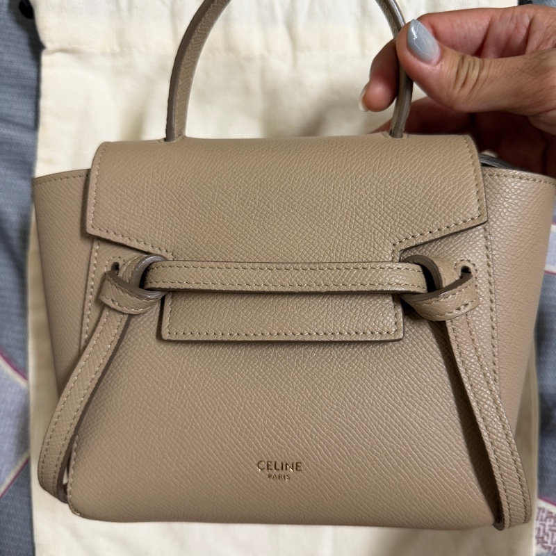 CELINE 思琳 奶茶色 駝色 小牛皮 BELT Pico 手袋 鯰魚包防塵袋-0