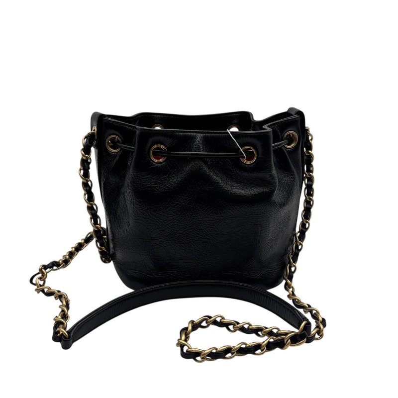 【美收精品】CHANEL 黑色亮皮小水桶包 B-992【隔月月中將轉賣至日本 上架期限30天】-1