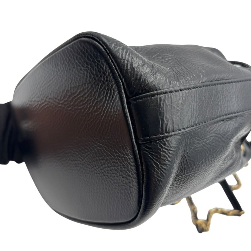 【美收精品】CHANEL 黑色亮皮小水桶包 B-992【隔月月中將轉賣至日本 上架期限30天】-9