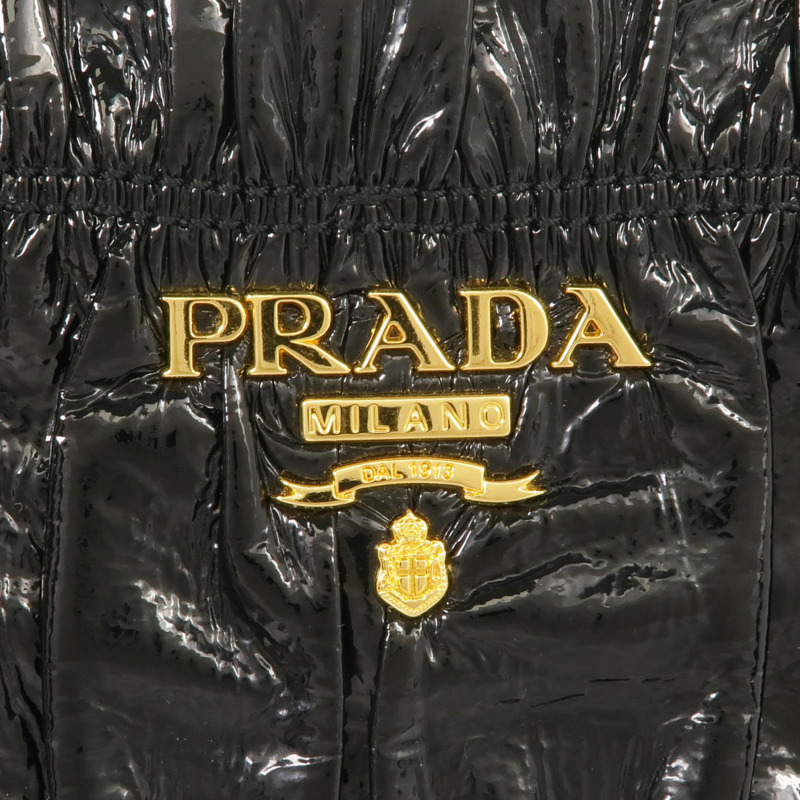 PRADA 漆皮皮革Clutch金扣手拿包-7