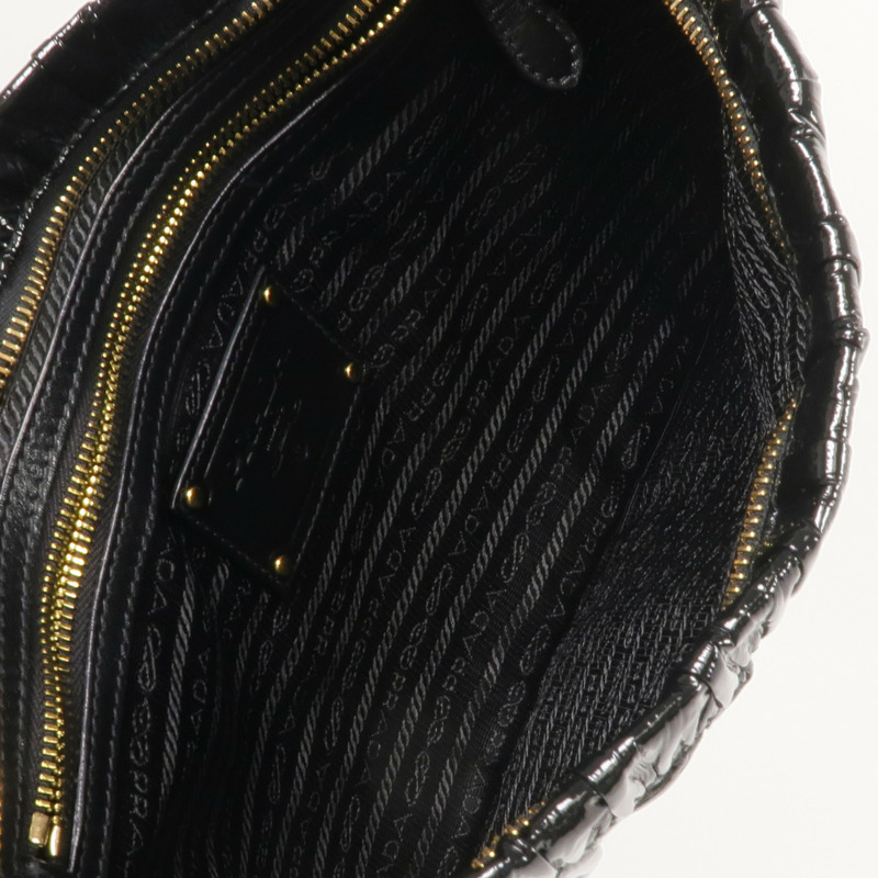 PRADA 漆皮皮革Clutch金扣手拿包-9