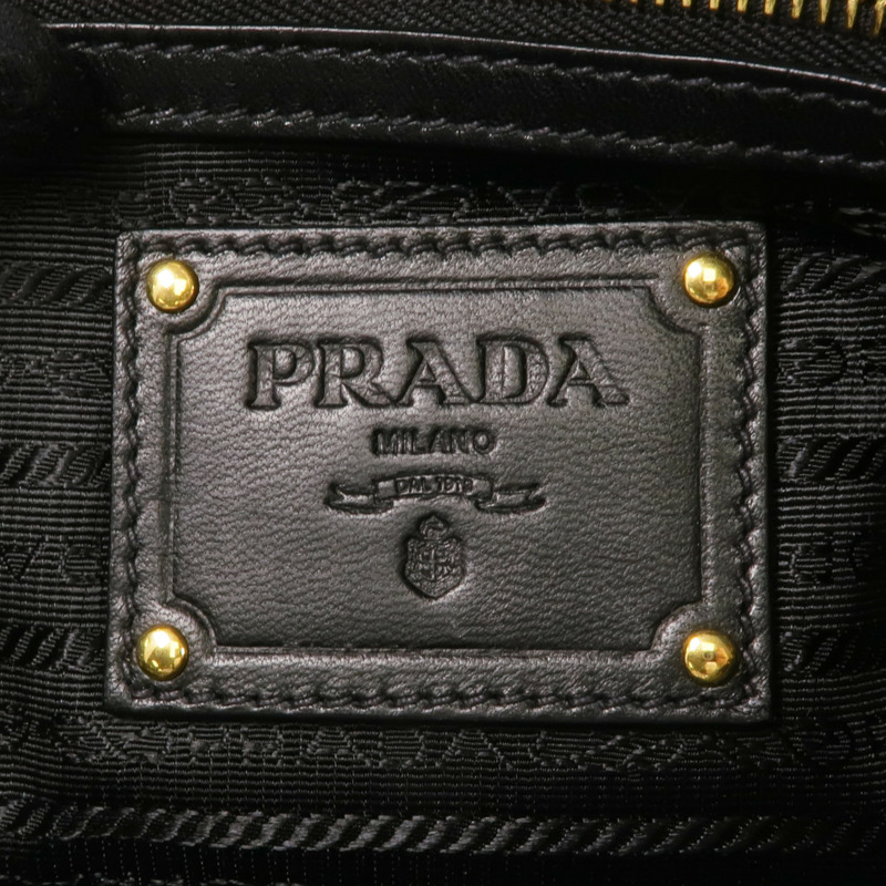 PRADA 漆皮皮革Clutch金扣手拿包-10