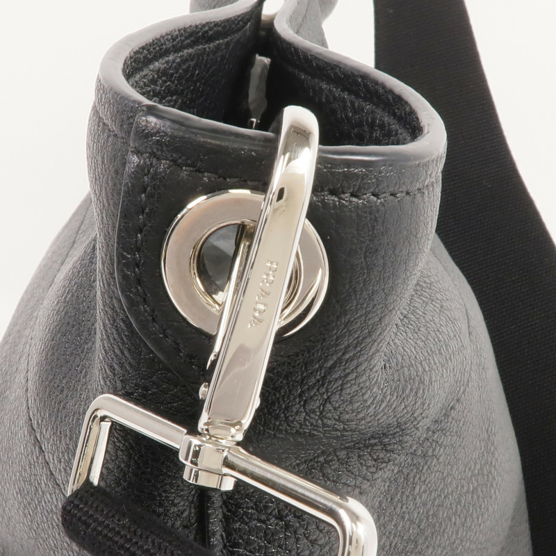 PRADA 牛皮皮革Shoulder Bag銀扣肩背袋-9
