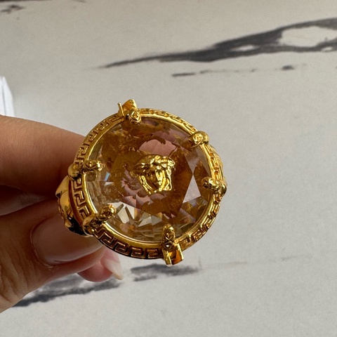 versace金色大戒指💍 收藏品✨✨