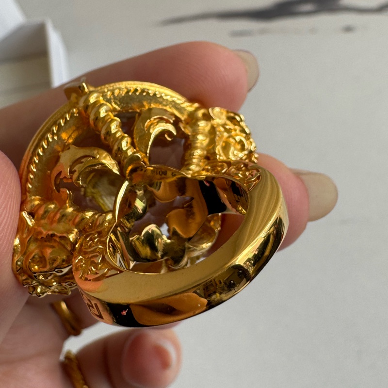 versace金色大戒指💍 收藏品✨✨-4