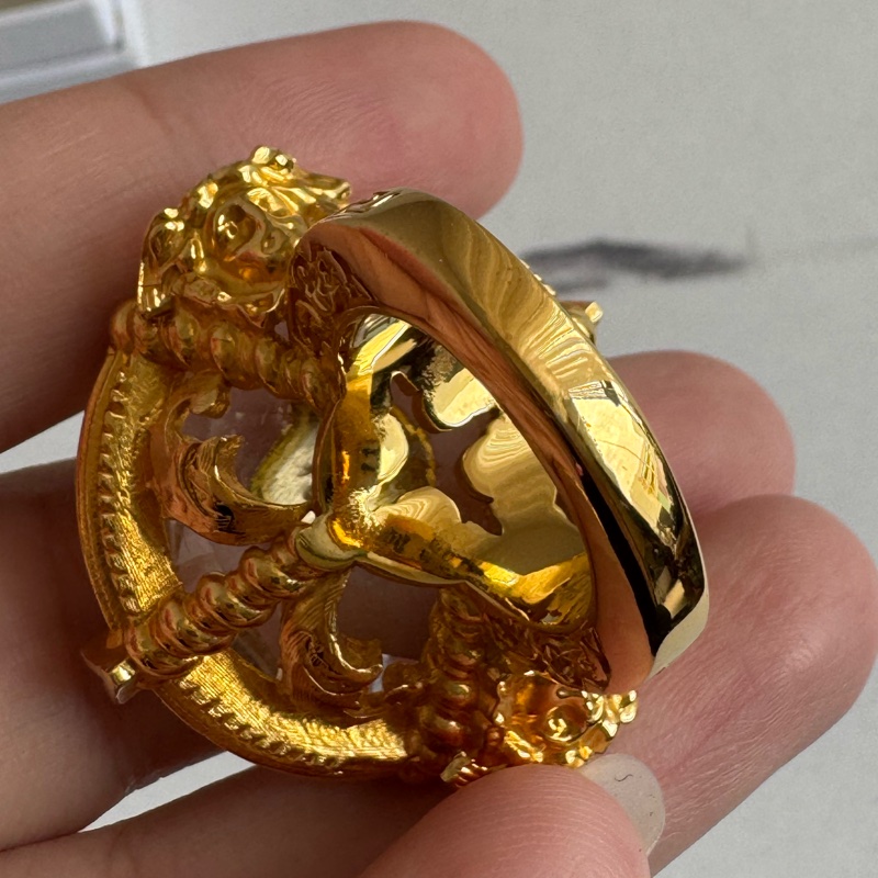 versace金色大戒指💍 收藏品✨✨-22