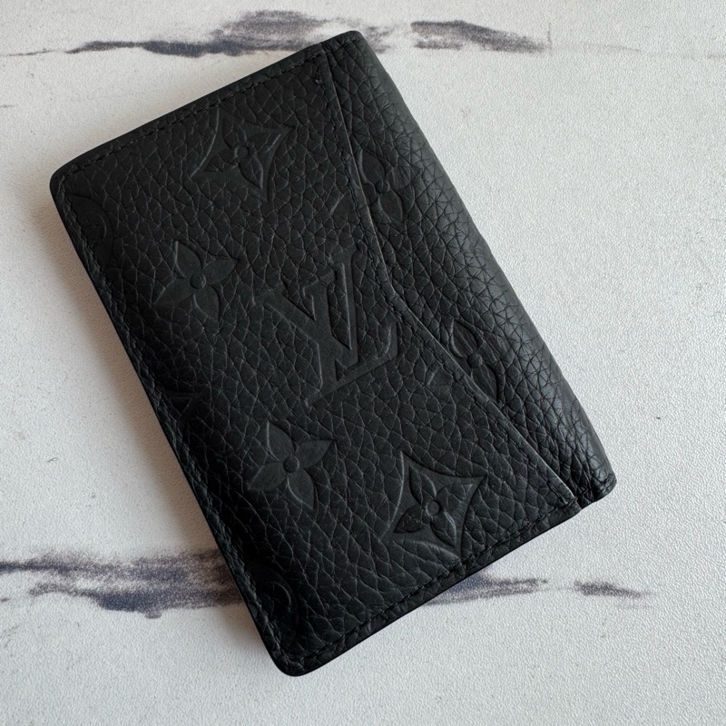 LV黑壓紋對開卡片夾-9