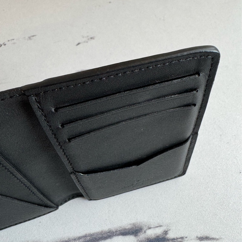 LV黑壓紋對開卡片夾-20