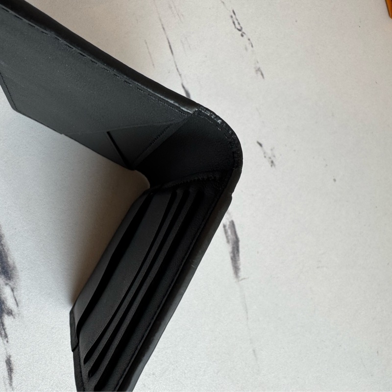 LV黑壓紋對開卡片夾-24