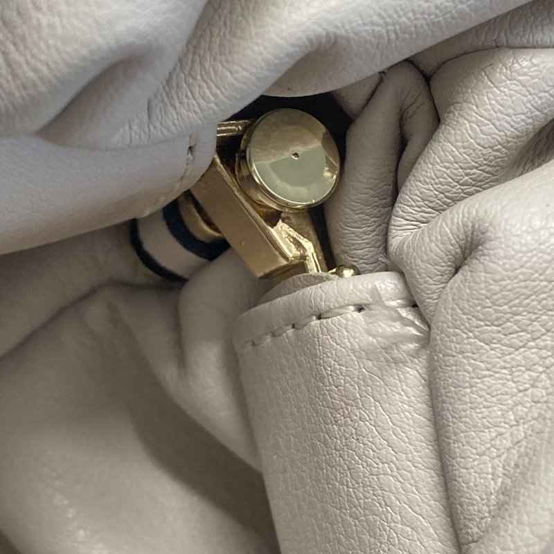 BOTTEGA VENETA 寶緹嘉  The Chain Pouch 皮革 肩背包 白色-8