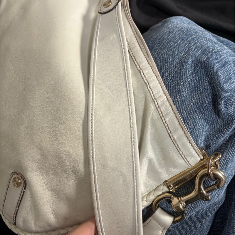 🤍gucci 大logo白皮單肩包-5