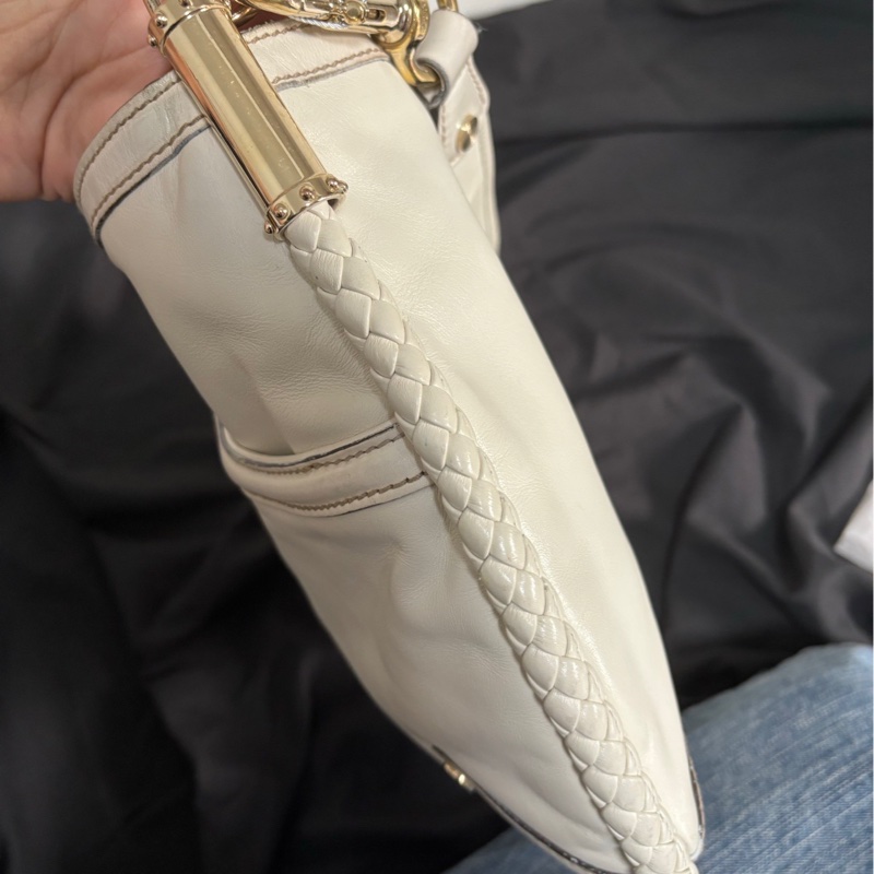 🤍gucci 大logo白皮單肩包-6