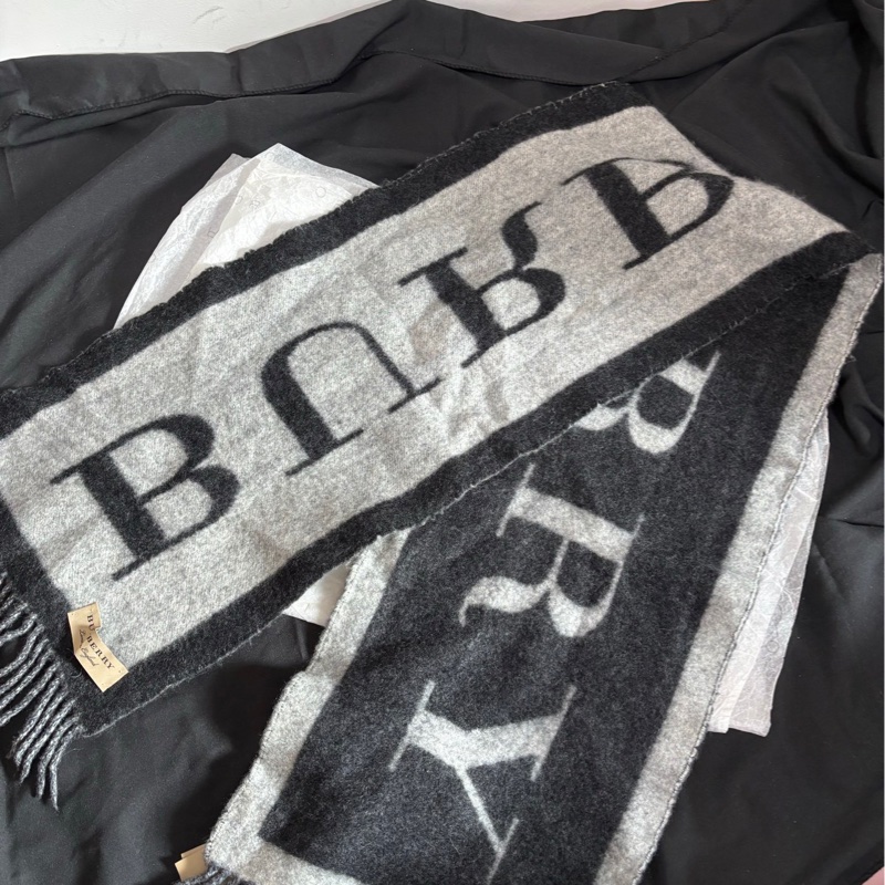 🖤Burberry 雙面字母羊絨圍巾🩶-0