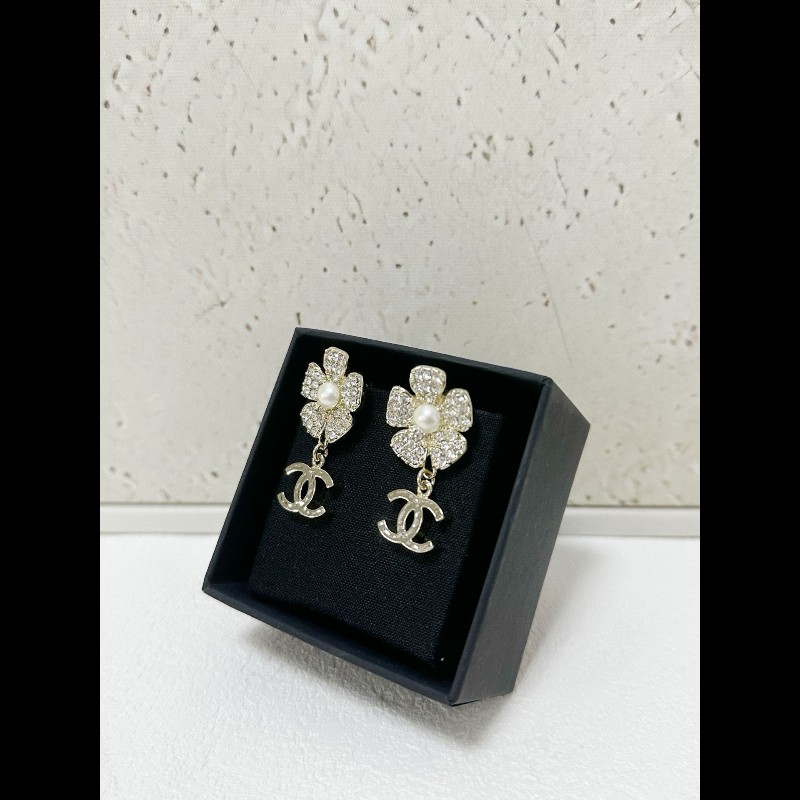 Chanel 23S 
太陽花水鑽耳環-2