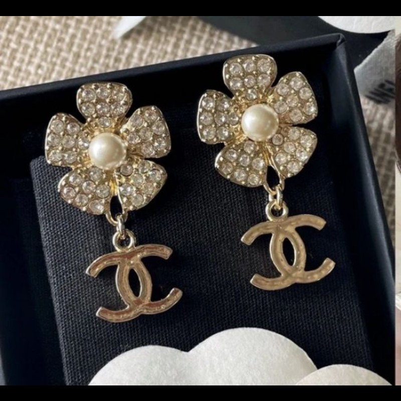 Chanel 23S 
太陽花水鑽耳環-3