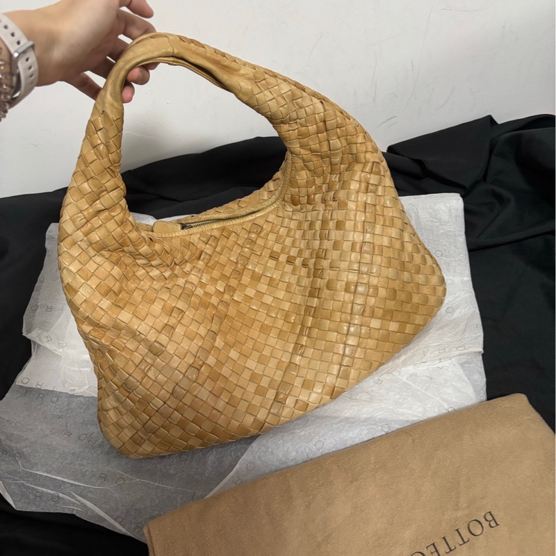 💛bv 棕色小號和尚包 單肩包-1