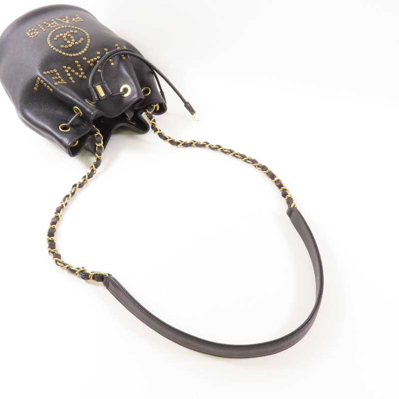 CHANEL 牛皮皮革Drawstring Bucket金扣鏈帶肩背袋-5