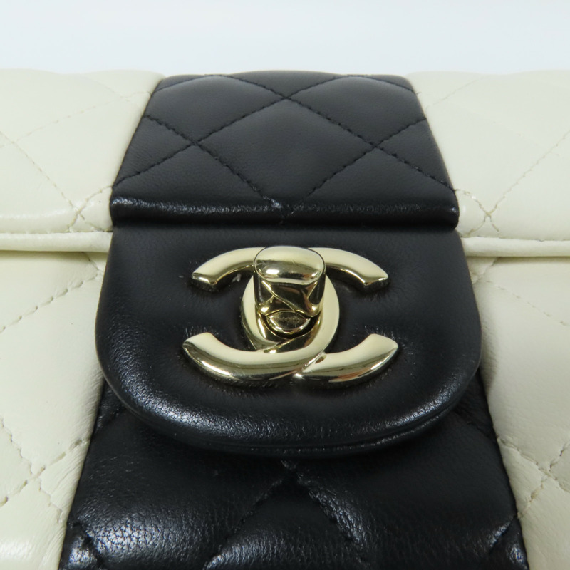 CHANEL 羊皮皮革Mini Classic 20金扣肩背袋-6