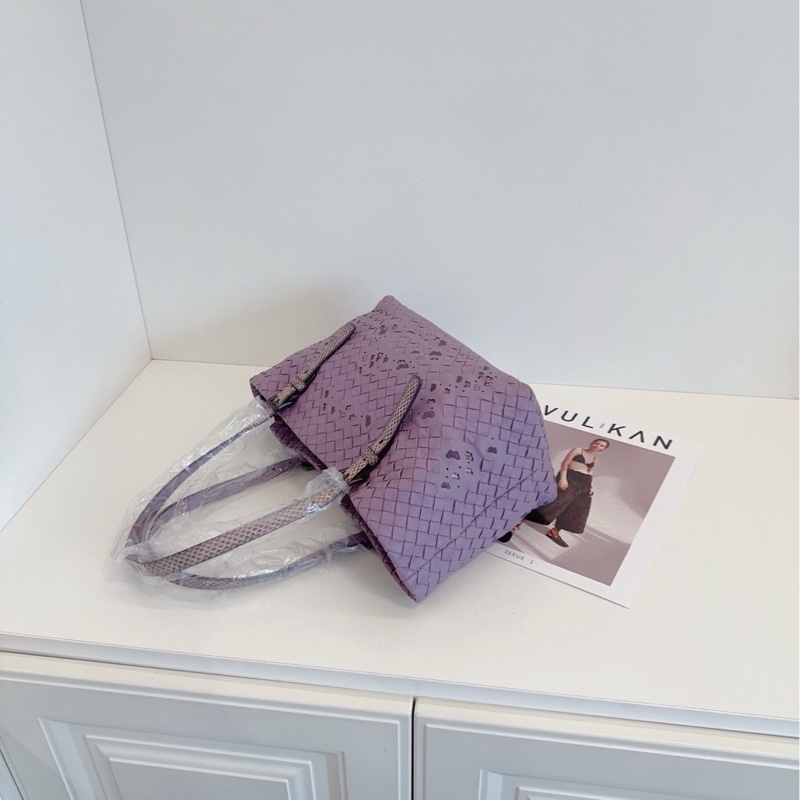 【98新🆕】BV  淺紫色💜經典編織 鏤空蝴蝶 蜥蜴壓紋手提 小托特tote-3