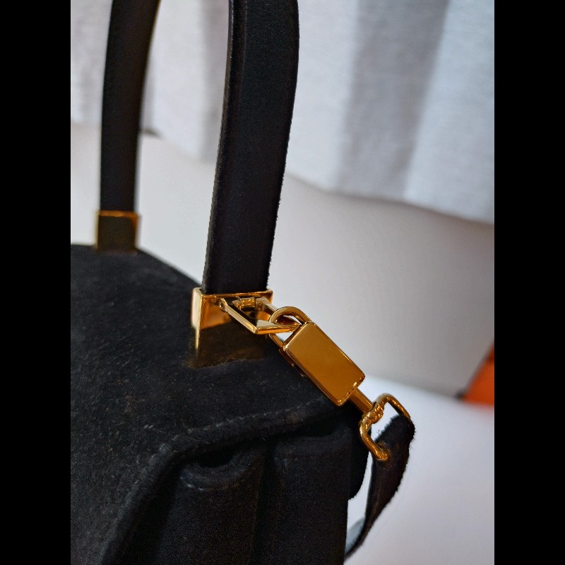 Ferragamo 金釦黑麂皮下蓋復古兩用包-10