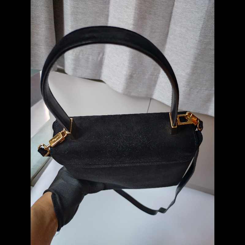 Ferragamo 金釦黑麂皮下蓋復古兩用包-17