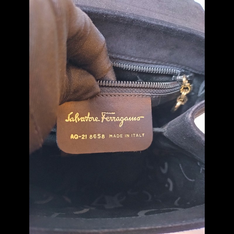 Ferragamo 金釦黑麂皮下蓋復古兩用包-22