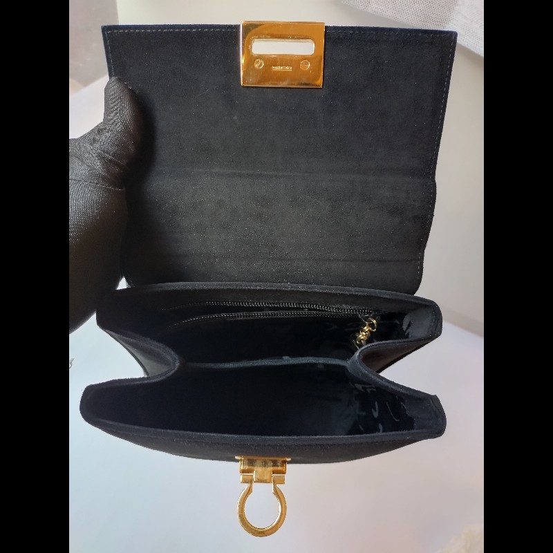 Ferragamo 金釦黑麂皮下蓋復古兩用包-25