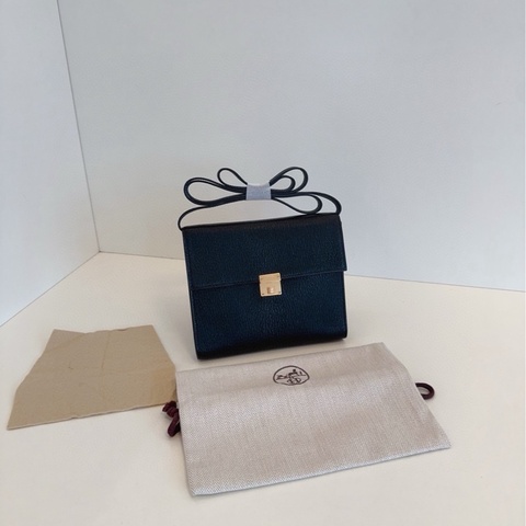 【99新帶膜🆕】Hermes  clic16 黑色 金扣 山羊皮 Y刻 斜挎包 單肩包