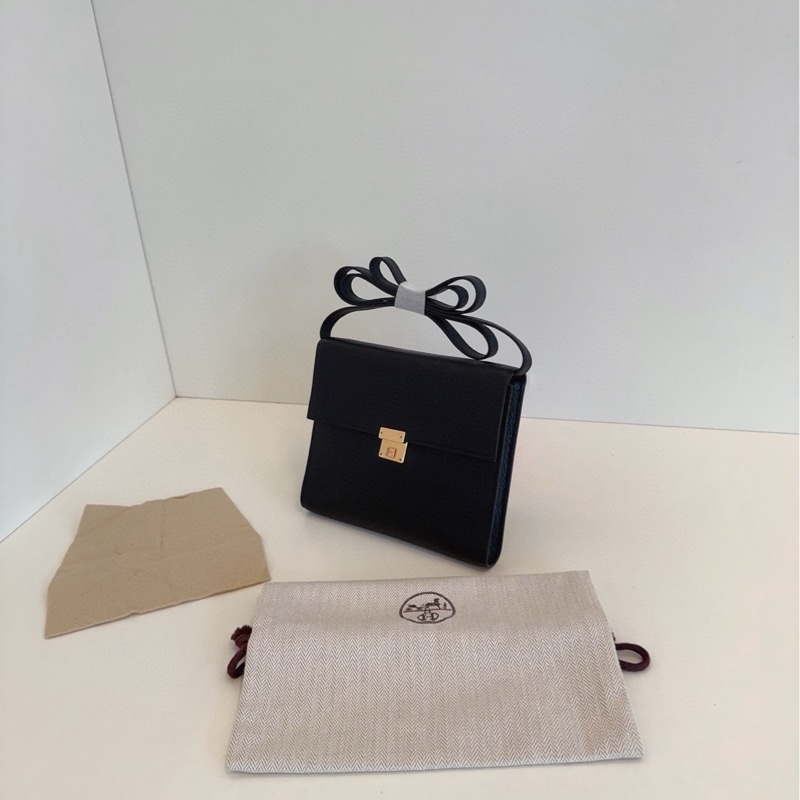 【99新帶膜🆕】Hermes  clic16 黑色 金扣 山羊皮 Y刻 斜挎包 單肩包-2