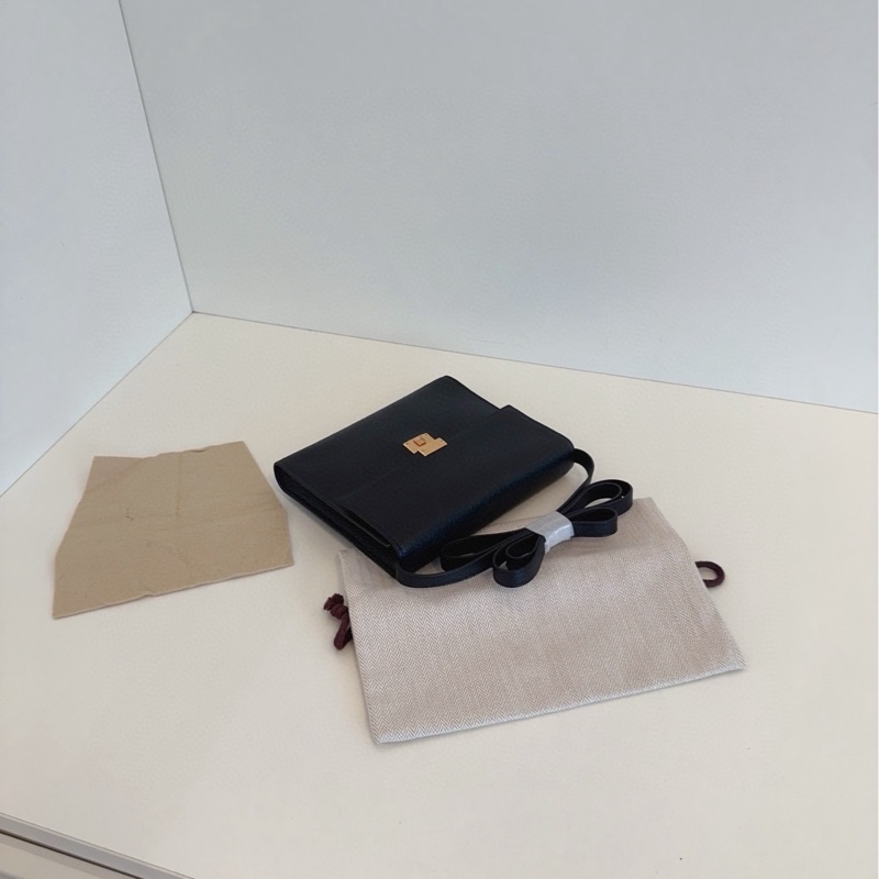 【99新帶膜🆕】Hermes  clic16 黑色 金扣 山羊皮 Y刻 斜挎包 單肩包-3
