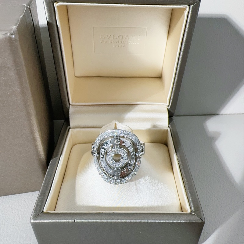 Bvlgari宝格丽 镶钻白金盾牌戒指-1
