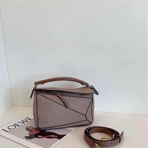 Loewe Puzzle幾何包 沙色小號24