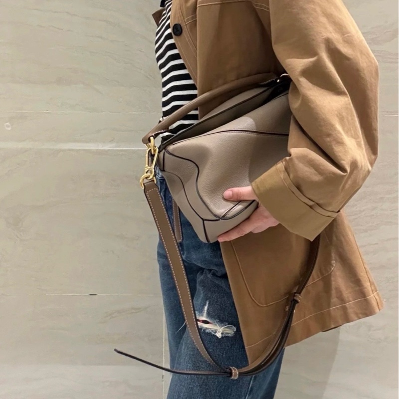 Loewe Puzzle幾何包 沙色小號24-1