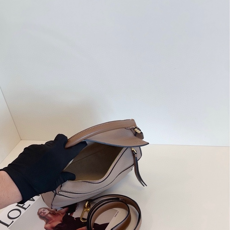 Loewe Puzzle幾何包 沙色小號24-4