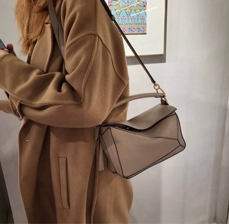 Loewe Puzzle幾何包 沙色小號24-5