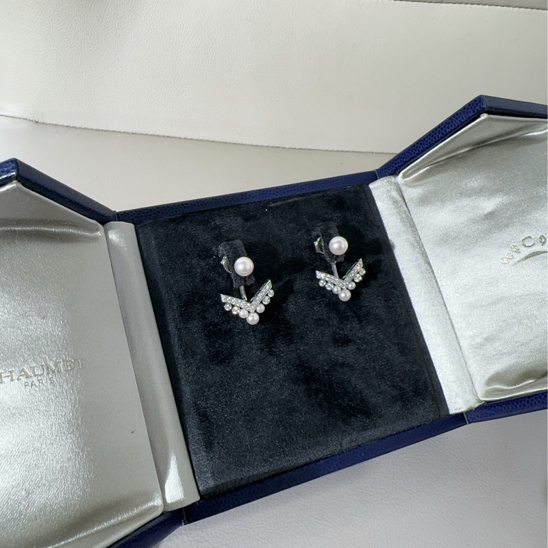 Chaumet尚美 JOSÉPHINE 约瑟芬系列白金满钻V形珍珠耳环-1