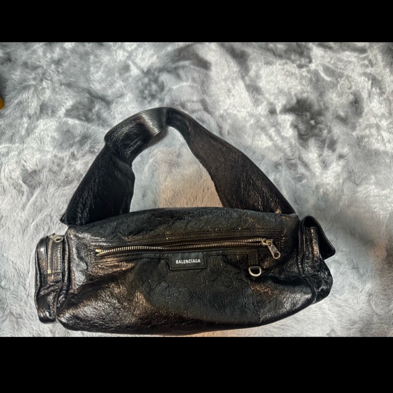 BALENCIAGA MEN'S SUPERBUSY SLING BAG SMALL IN BLACK-3