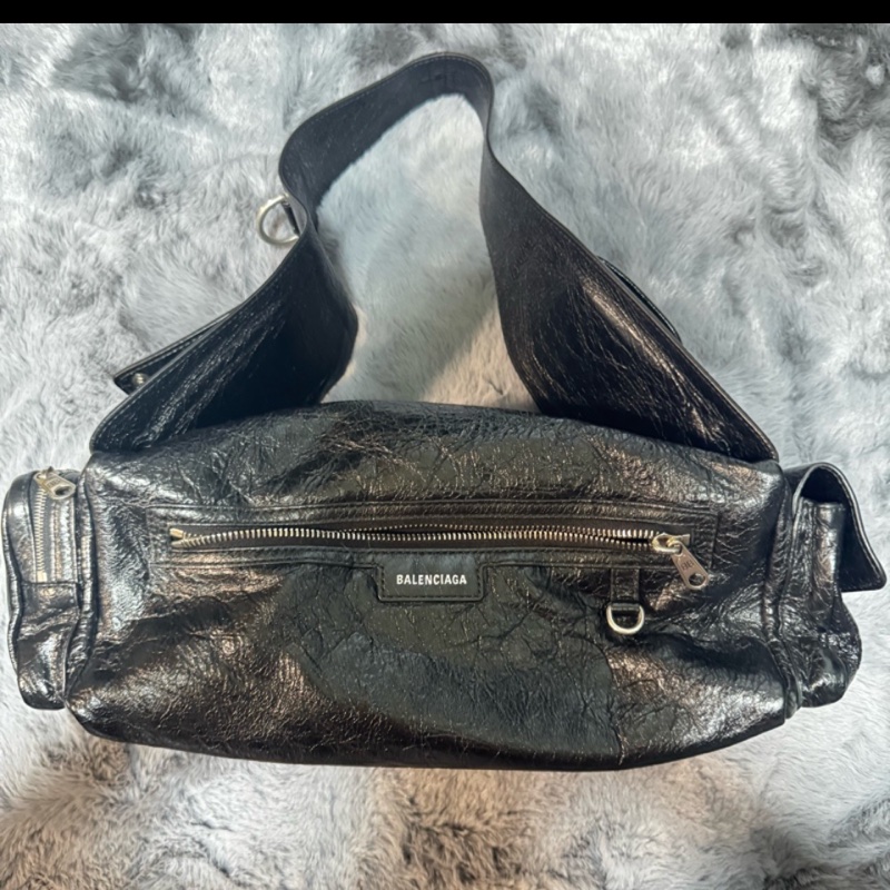 BALENCIAGA MEN'S SUPERBUSY SLING BAG SMALL IN BLACK-6