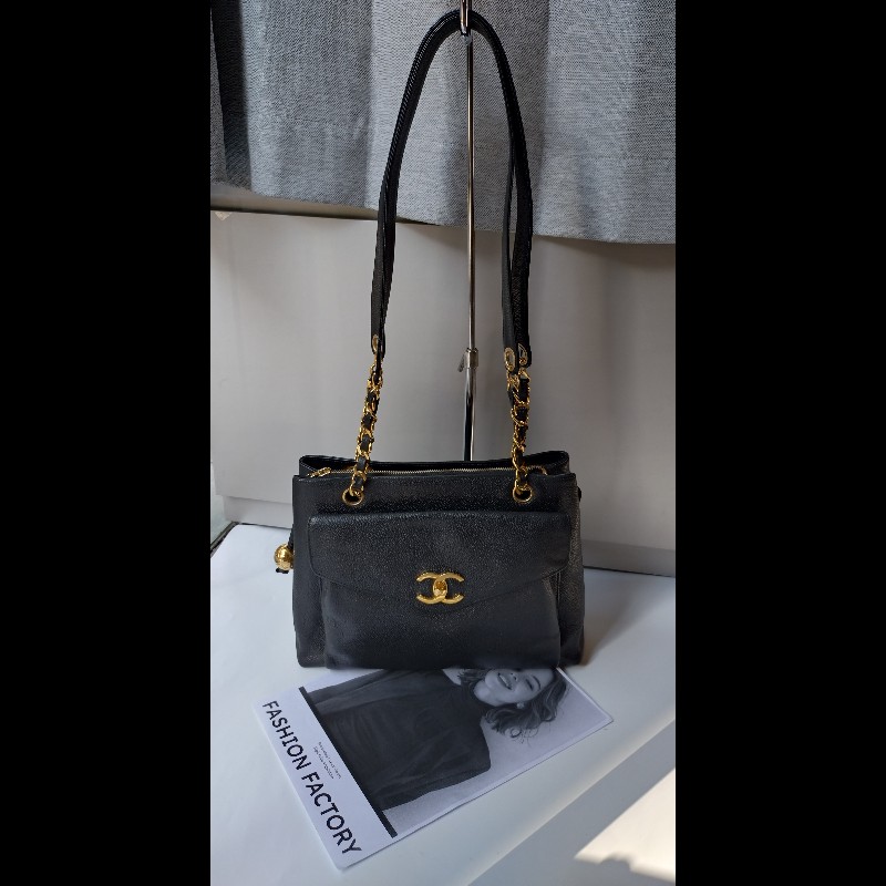 Chanel 金鍊黑荔枝皮金球復古肩側包-0