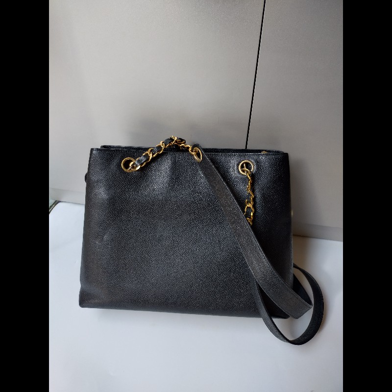 Chanel 金鍊黑荔枝皮金球復古肩側包-1