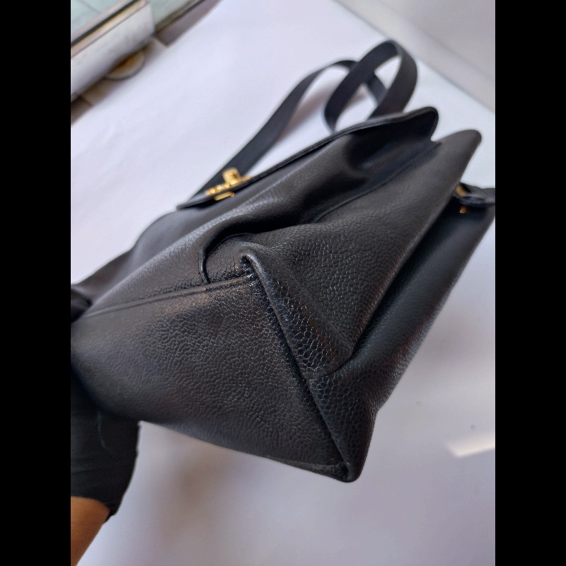 Chanel 金鍊黑荔枝皮金球復古肩側包-11