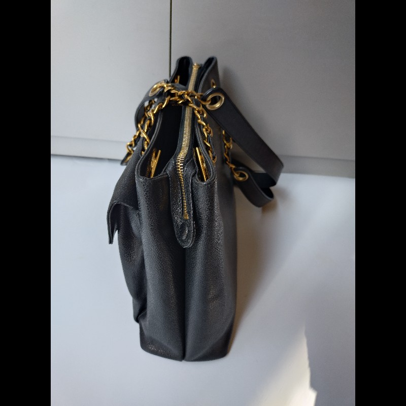 Chanel 金鍊黑荔枝皮金球復古肩側包-14