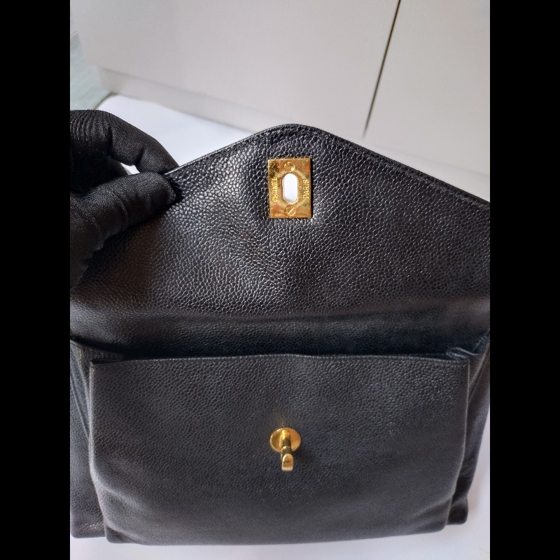 Chanel 金鍊黑荔枝皮金球復古肩側包-22