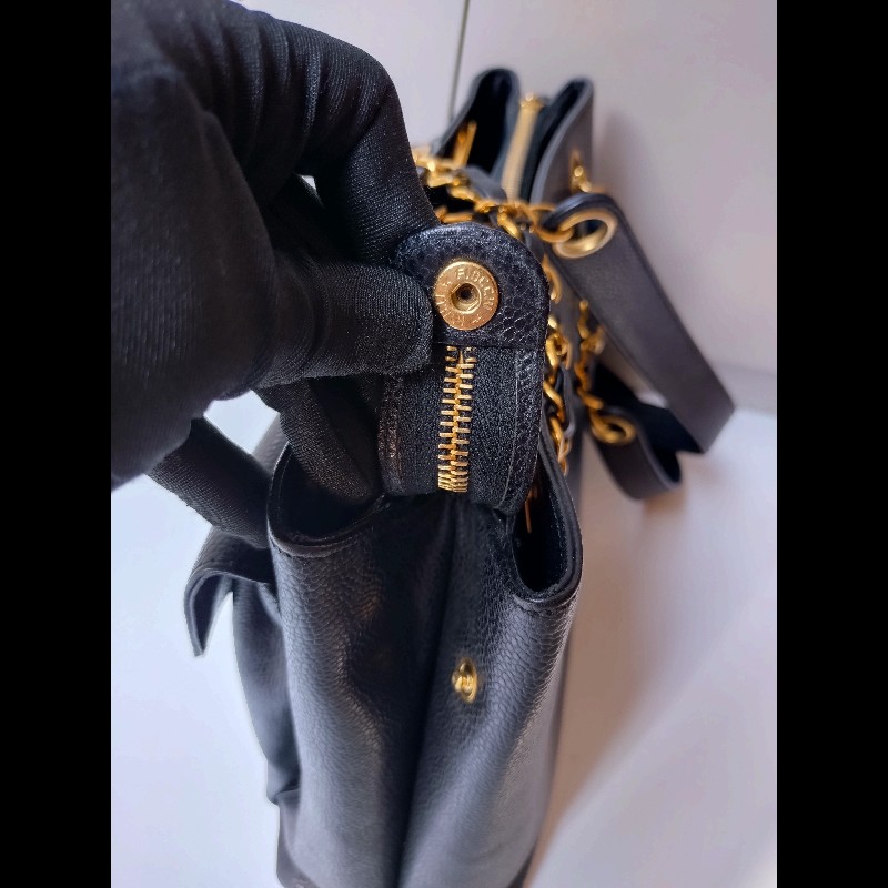 Chanel 金鍊黑荔枝皮金球復古肩側包-25