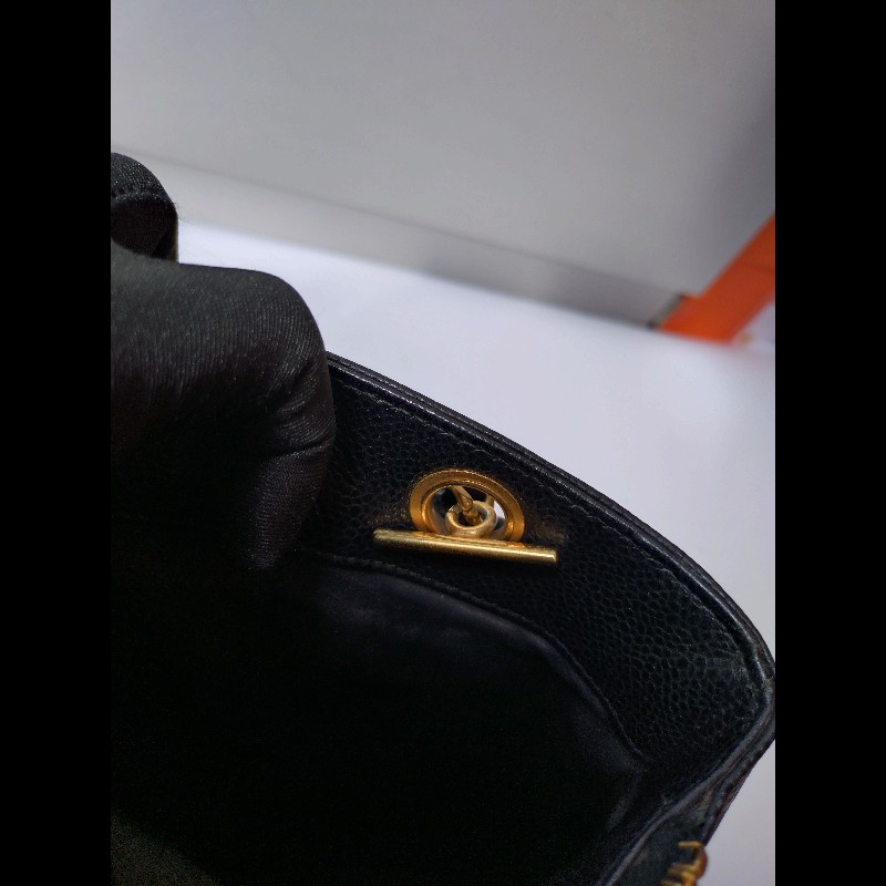 Chanel 金鍊黑荔枝皮金球復古肩側包-29