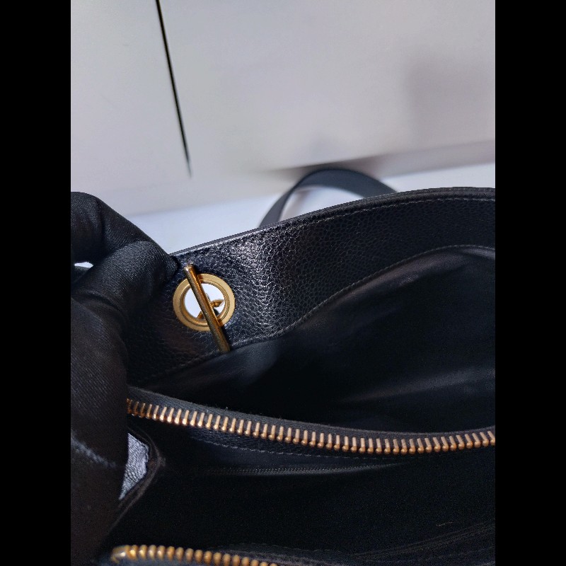 Chanel 金鍊黑荔枝皮金球復古肩側包-31