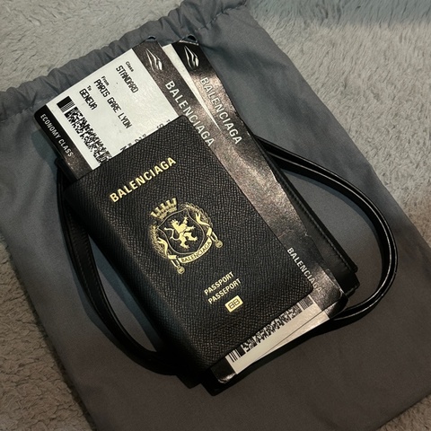 巴黎世家 Balenciaga 護照包 小包