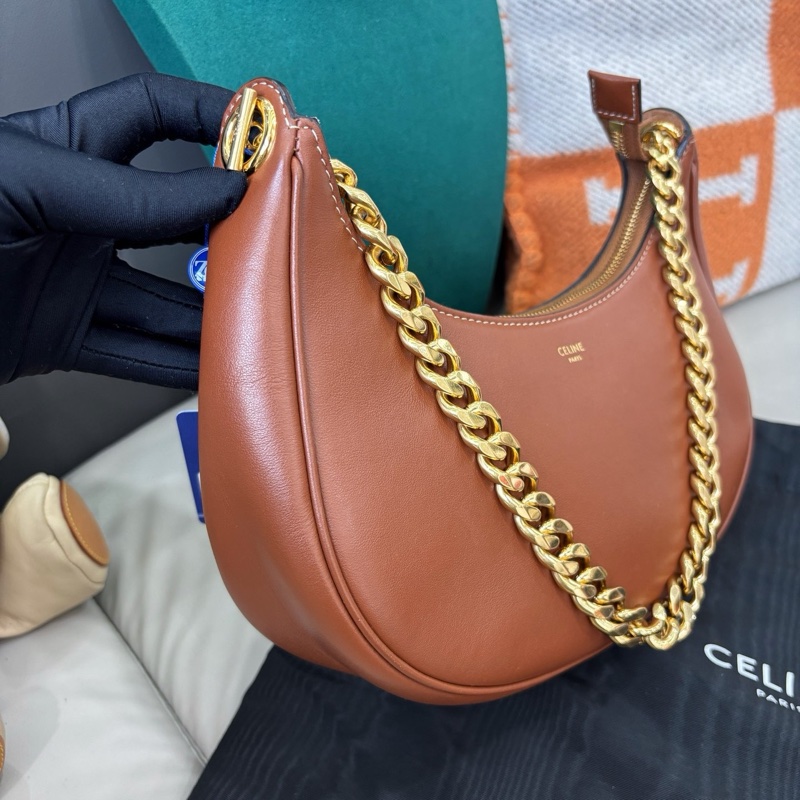Celine 焦糖色全皮Ava月牙腋下包-1