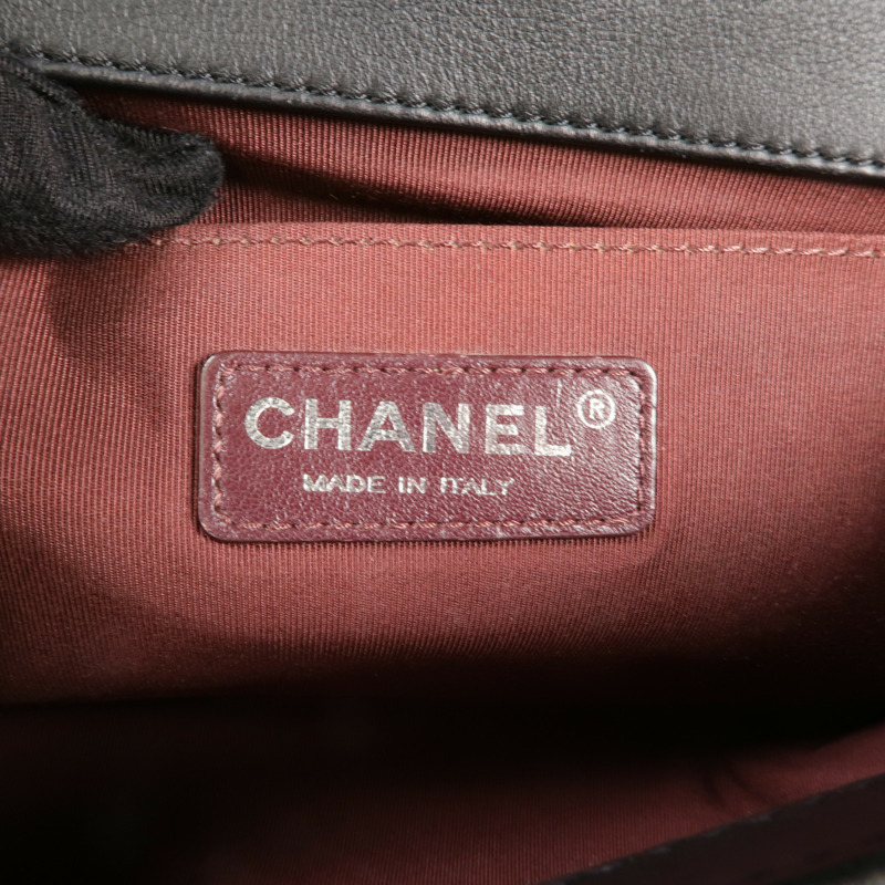 CHANEL 羊皮皮革Boy 25銀扣鏈帶肩背袋-10