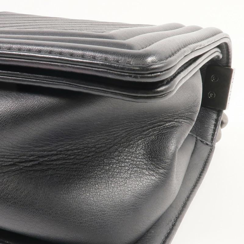 CHANEL 羊皮皮革Boy 25銀扣鏈帶肩背袋-16